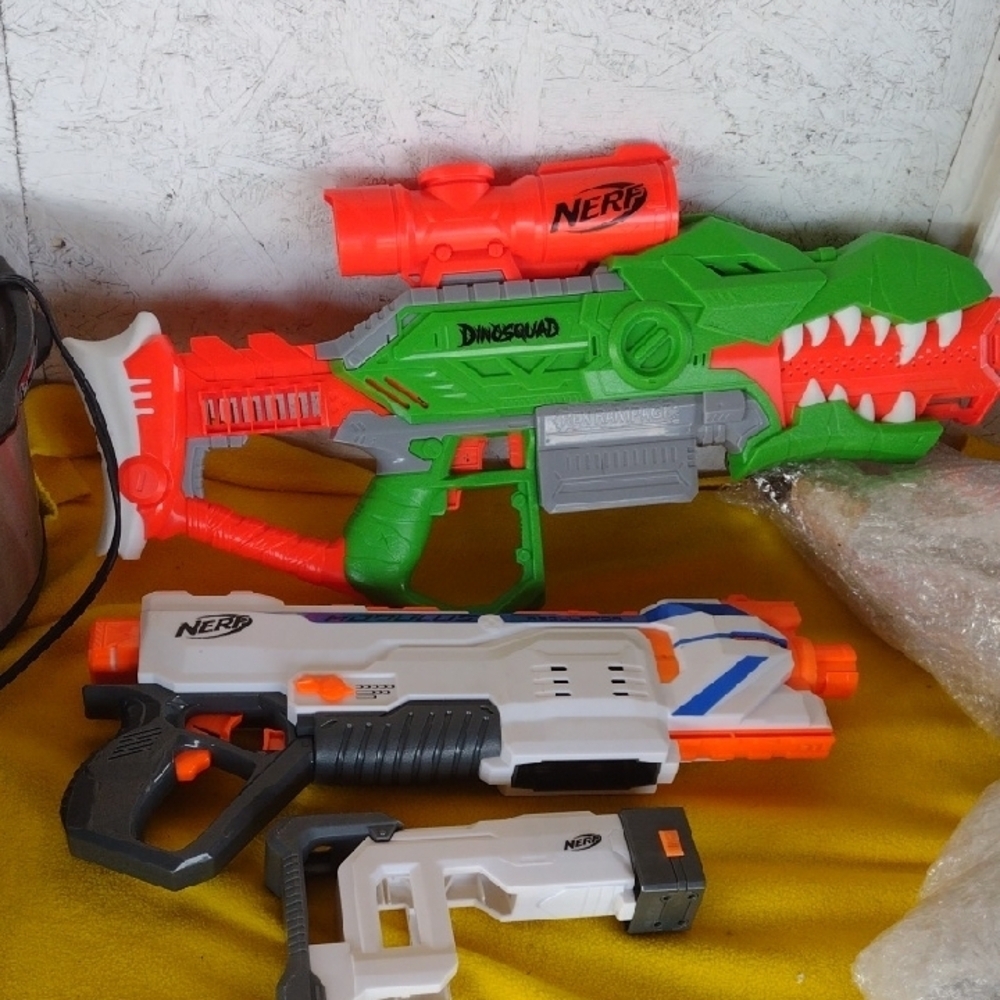 Nerf DinoSquad Green and Red Blaster